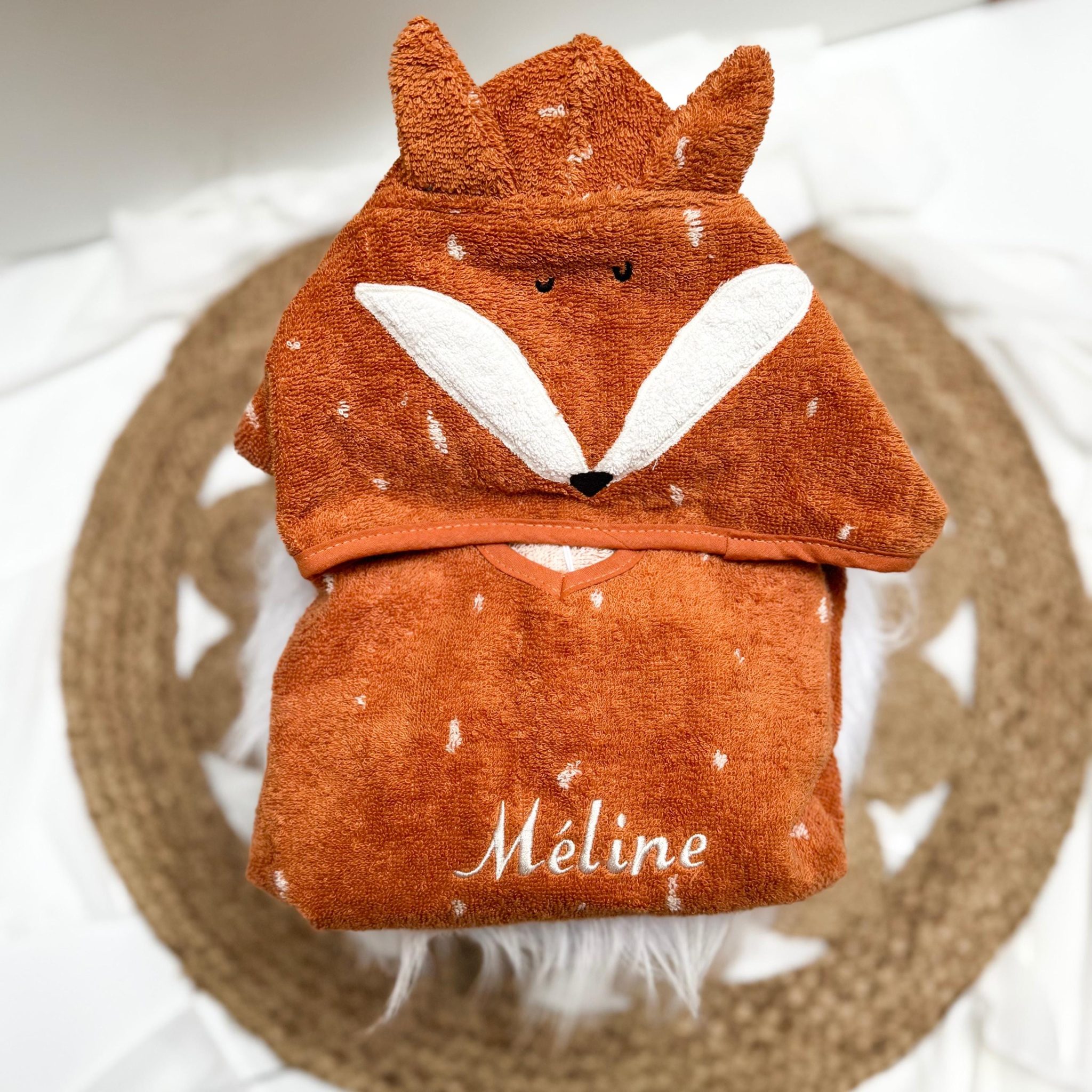 Cadeau naissance sortie de bain enfant brodé nom — serviette bain bébé