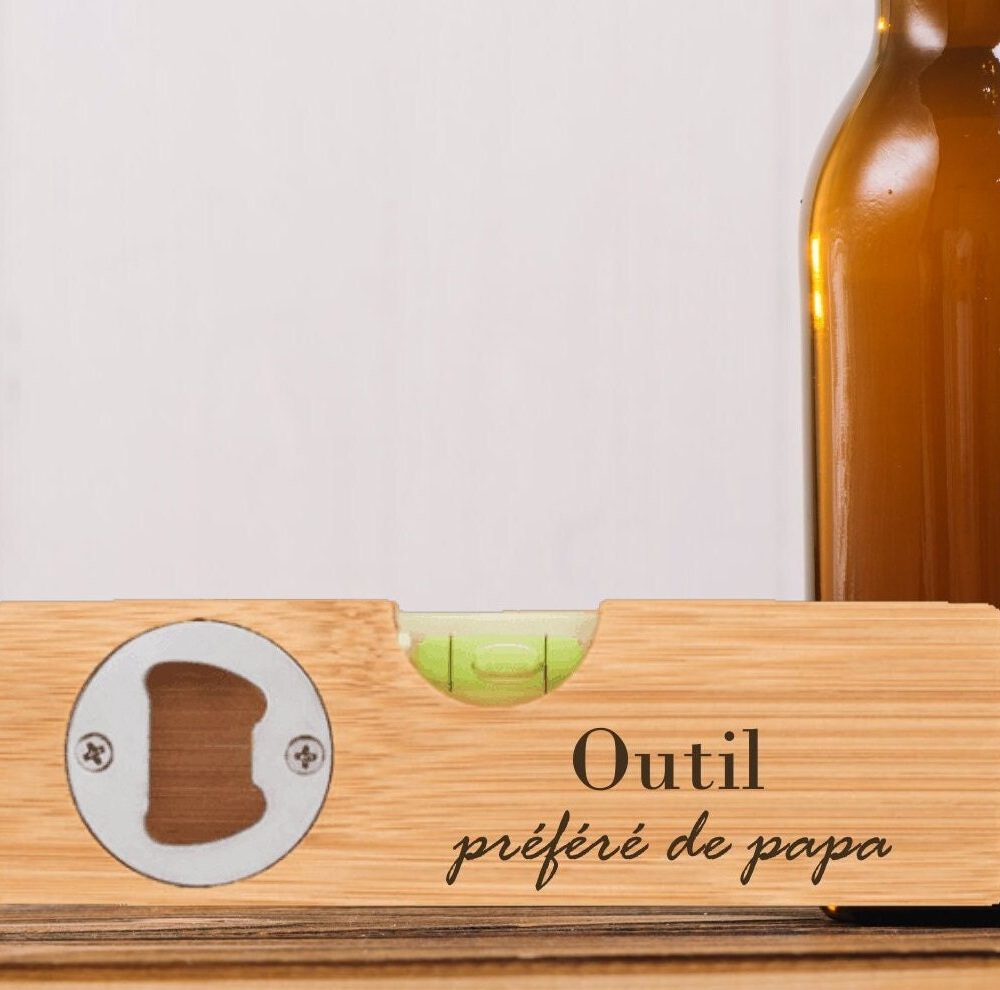Décapsuleur avec niveau à Bulle en Bambou.