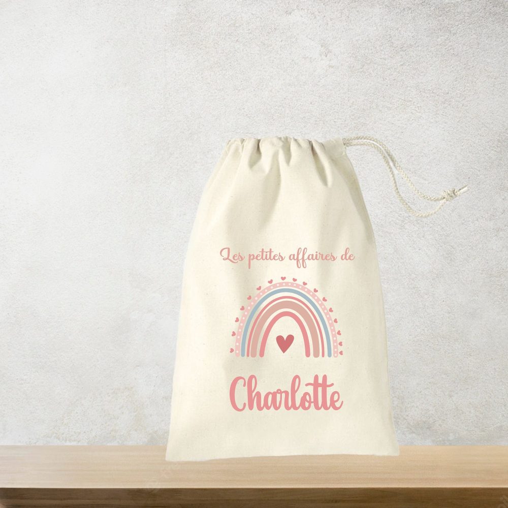 Sac personnalisé bébé, enfant, pochon affaires, sac de rangement à personnaliser, sac cordons arc en ciel, sac doudou