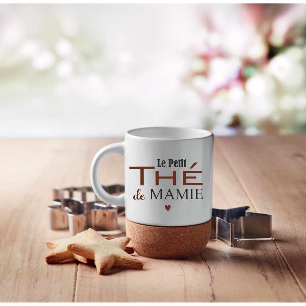 Mug liège personnalisé "le petit thé"- fête des grands-mères, cadeau personnalisé mamie, idée cadeau mug thé, tasse à thé mamie,anniversaire