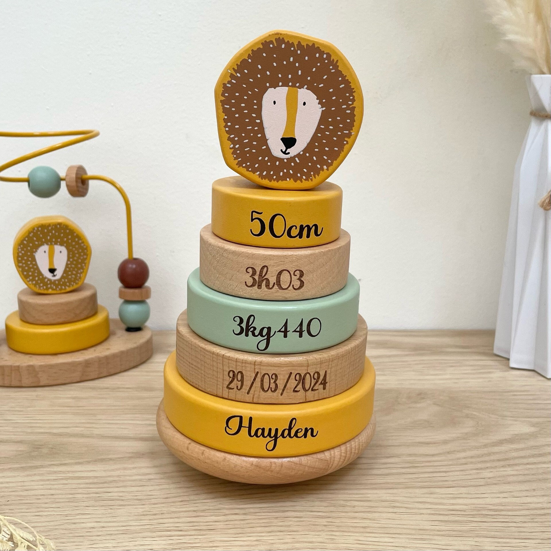 Tour naissance personnalisée Trixie avec anneaux à empiler- cadeaux de naissance, nouveau né cadeau bébé, jouet en bois bébé — jouet de naissance