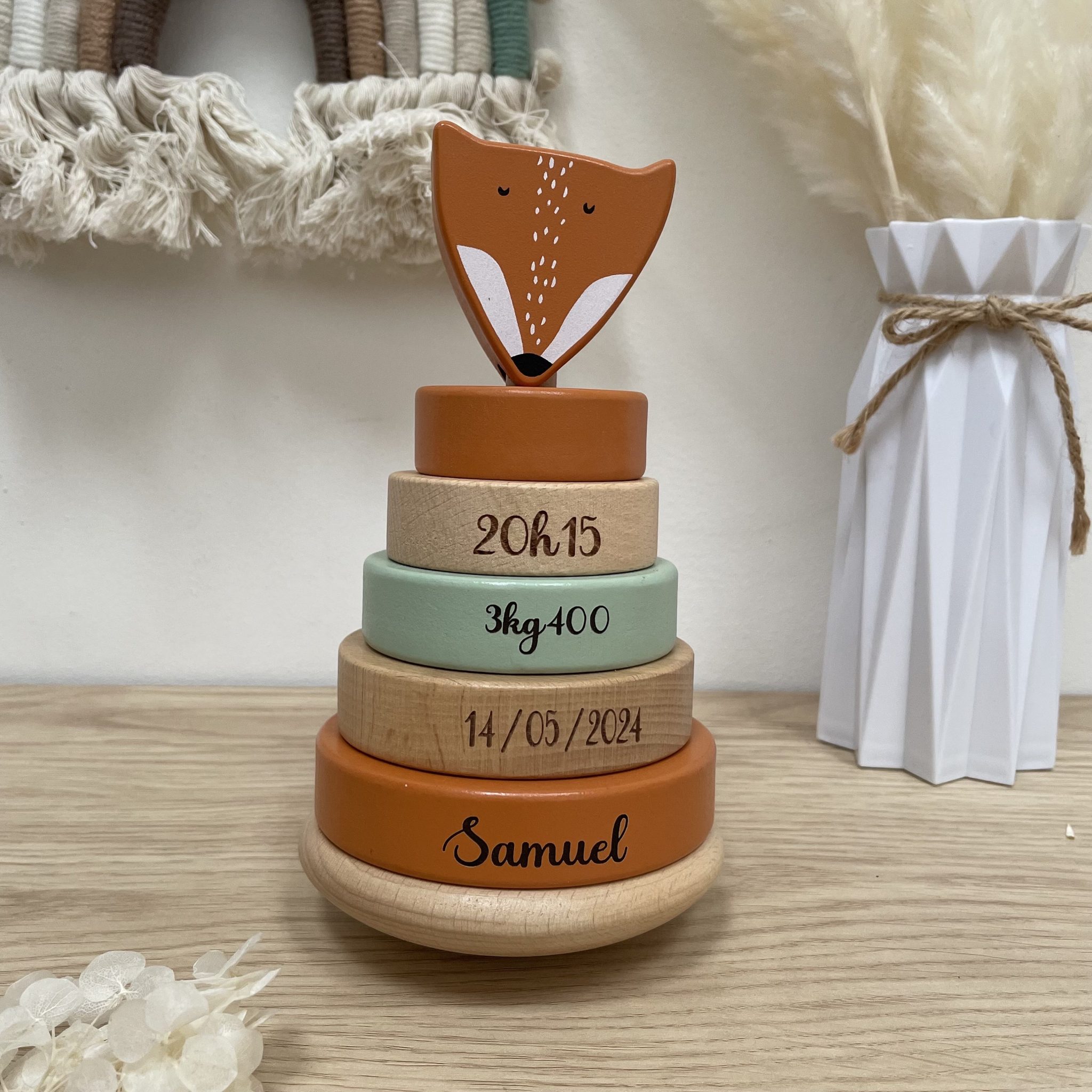 Tour naissance personnalisée Trixie avec anneaux à empiler- cadeaux de naissance, nouveau né cadeau bébé, jouet en bois bébé — cadeau naissance personnalisé