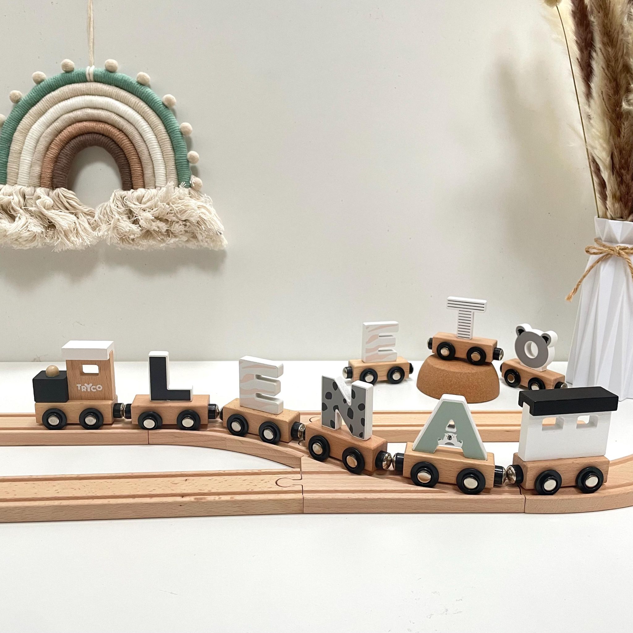 Petit train lettres personnalisable prénom enfant - jouet bois nom train, idée cadeau anniversaire personnalisé enfant, cadeau noël enfant — petit train enfant