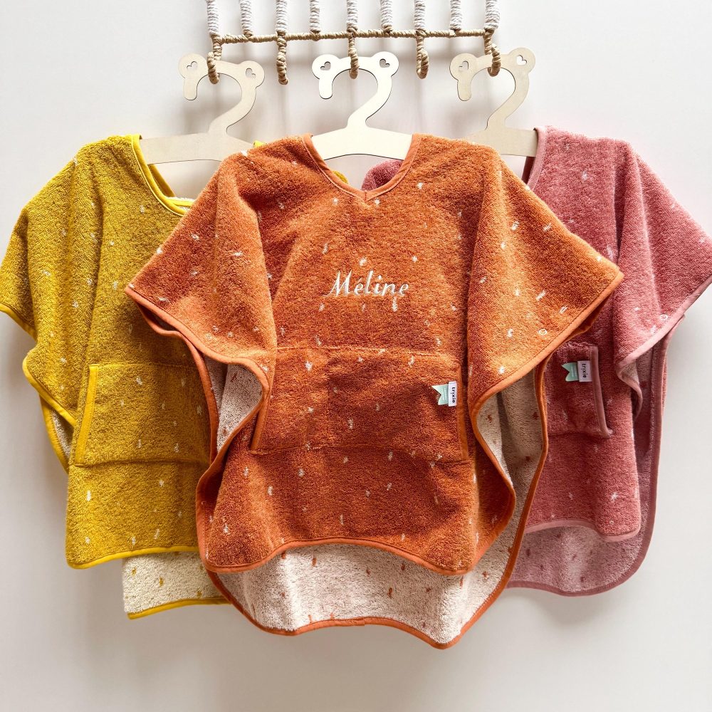 Cadeau naissance sortie de bain enfant brodé nom, serviette à capuche personnalisée, cadeau bébé, anniversaire 1 an, peignoir bébé brodé