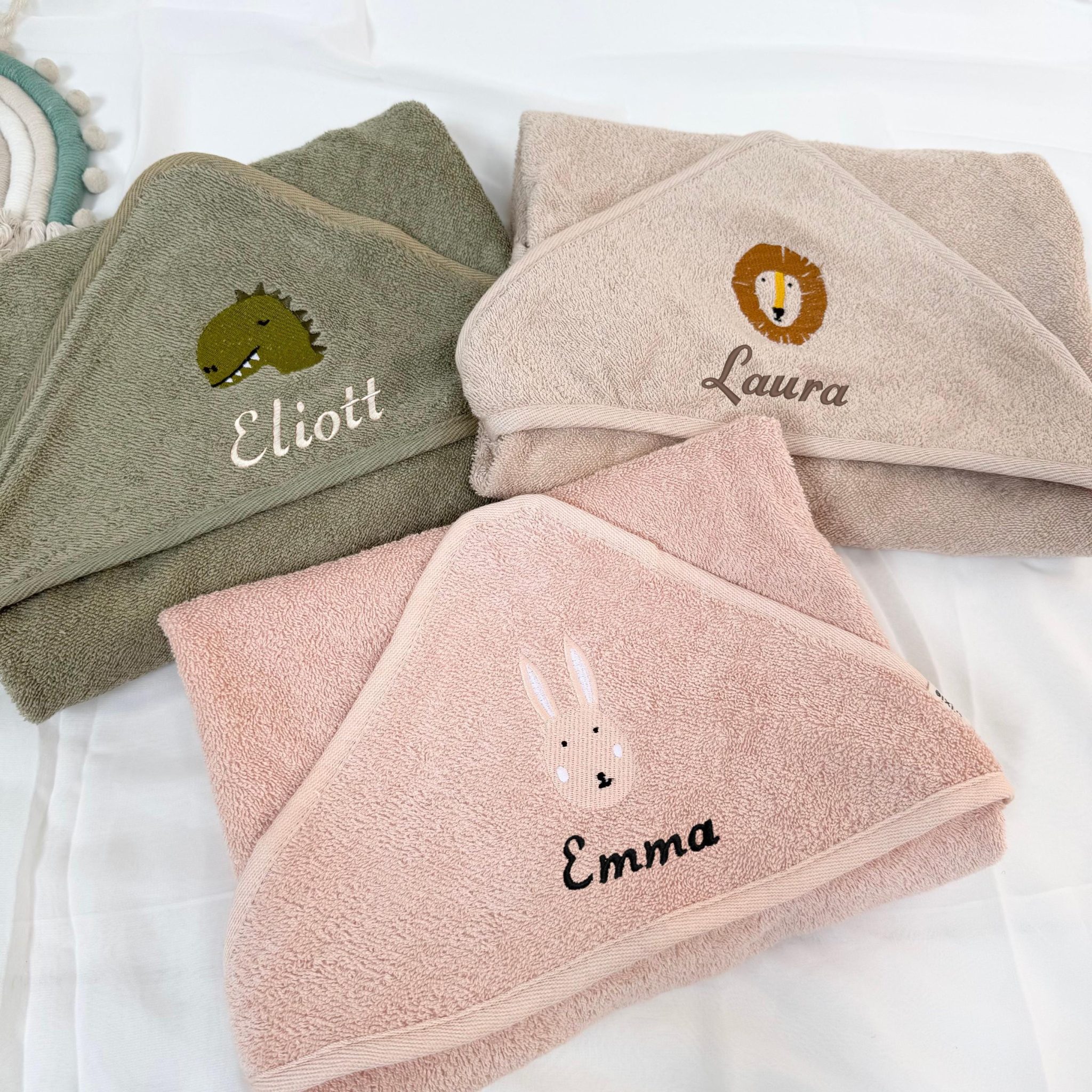 Cape de Bain bébé brodée Personnalisée – Cadeau enfant, serviette de bain, anniversaire cadeau personnalisé, sortie de bain — Serviette de bain