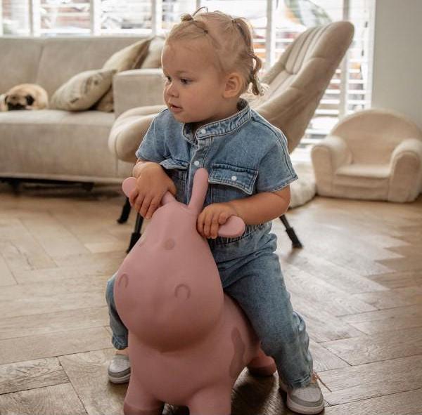 Ballon sauteur enfant personnalisé vache– cadeau baptême, anniversaire bébé 1 an, jouet prénom, animal sauteur premier âge, baptême bébé — jouet motricité
