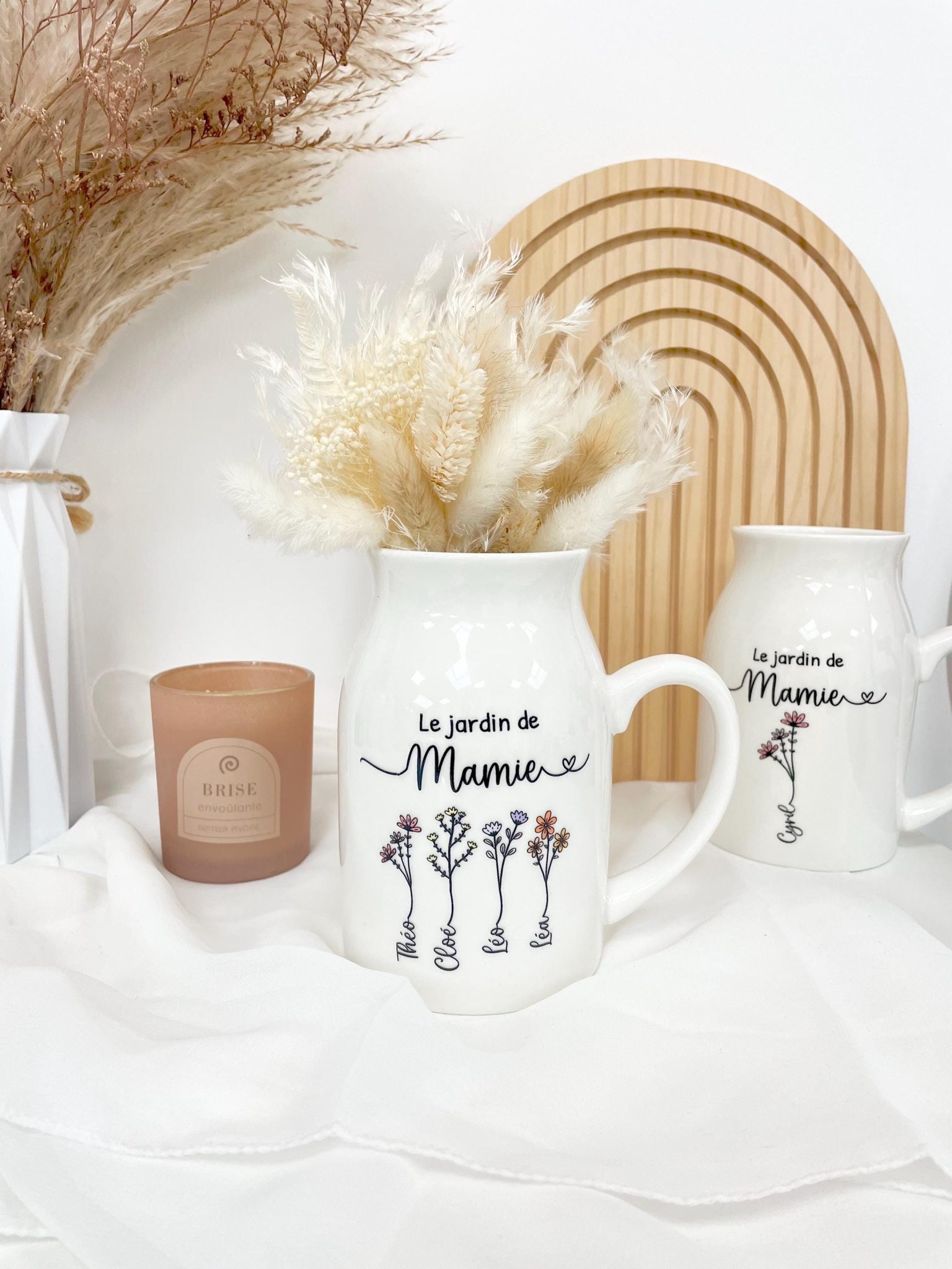 Vase personnalisé “Le jardin de Mamie” – fête des Grands-mères, Pichet céramique personnalisé, cadeau maman, mamie, vase prénom enfant mamie — vase fleur maman