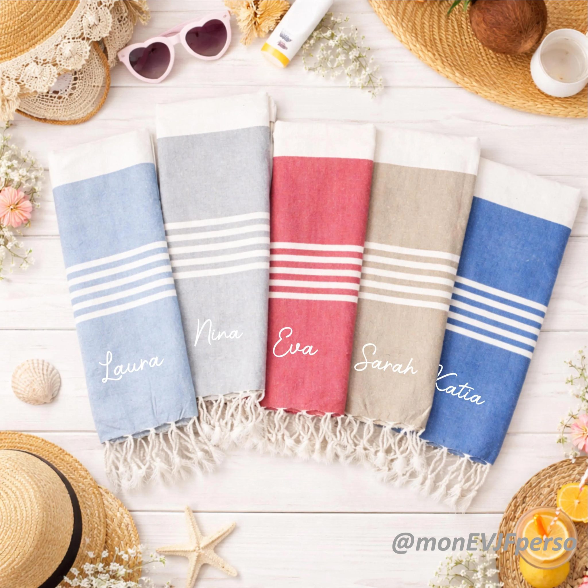 Serviette de plage personnalisé EVJF - fouta de voyage personnalisé famille, cadeau evjf, idée cadeau personnalisé prénom, serviette plage — idée evjf serviette prénom