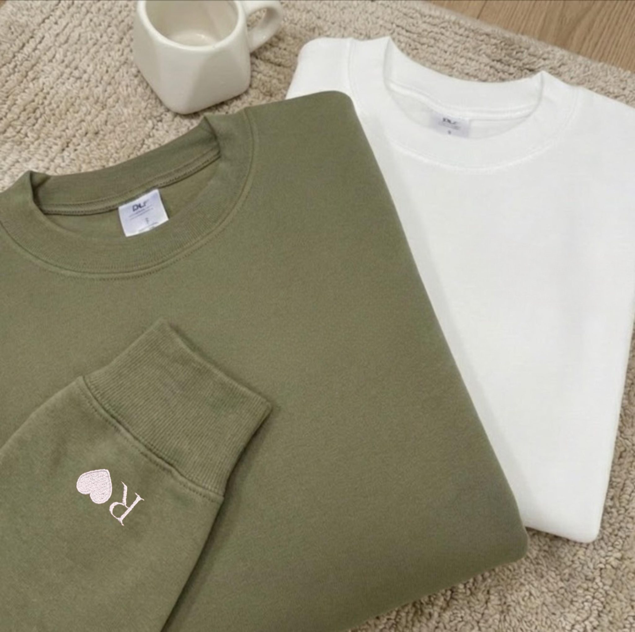 St valentin pull brodé initiale — cadeau femme